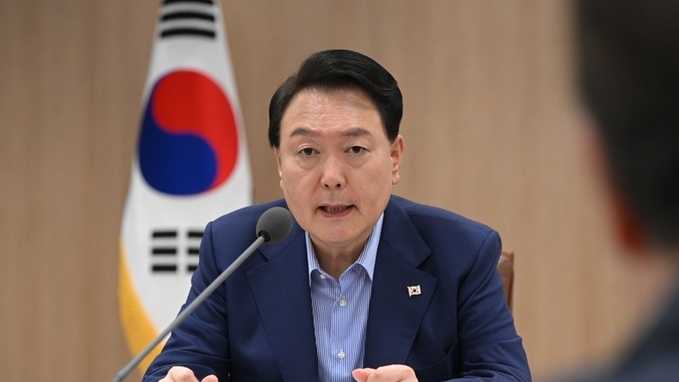尹 大統領, 추석 연휴 첫날 항공화물 수출 역군 격려