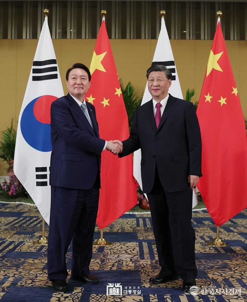 11월 15일 윤석열 대통령은 한-중 정상회담을 가졌다.