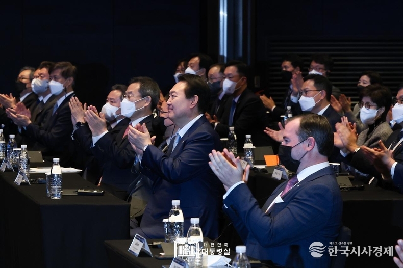 11월 28일 윤석열 대통령은 미래 우주경제 로드맵 선포식에 참여했다. 