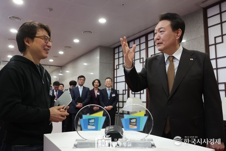 2월 2일 윤석열 대통령은 디지털 기술혁신 기업인과의 오찬 간담회를 가졌다.