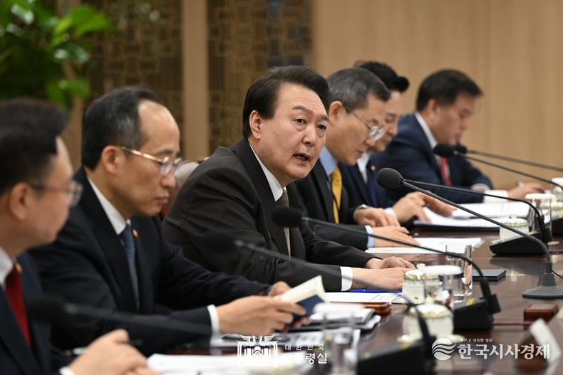 2월 15일 윤석열 대통령은 제13차 비상경제민생회의를 주재했다.