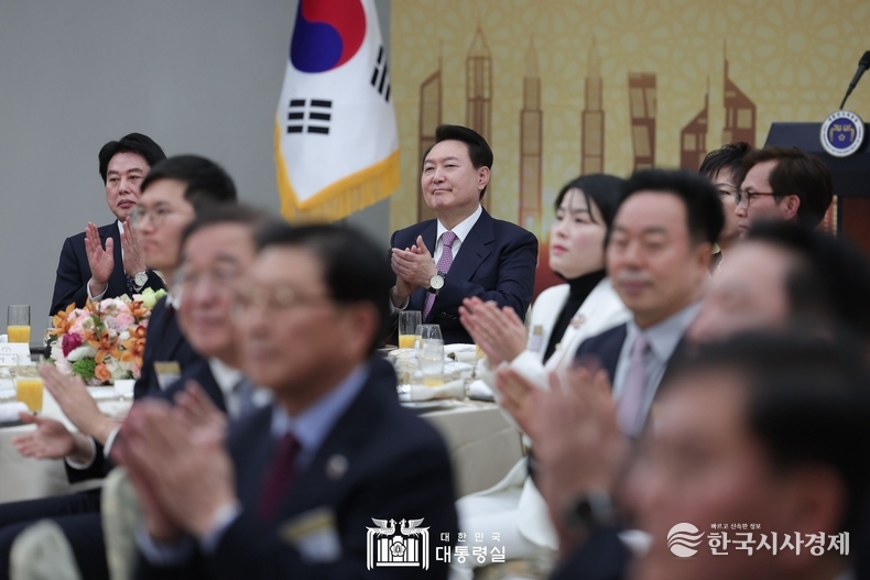 2월 24일 윤석열 대통령은 UAE 순방 성과 중소기업인과의 대화를 가졌다.