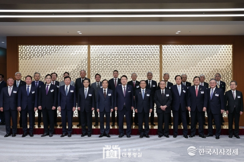 3월 17일 윤석열 대통령은 한일 비즈니스 라운드테이블에 참석하였다.