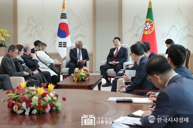 4월 12일 윤석열 대통령은 한-포르투갈 약식 정상회담을 가졌다.