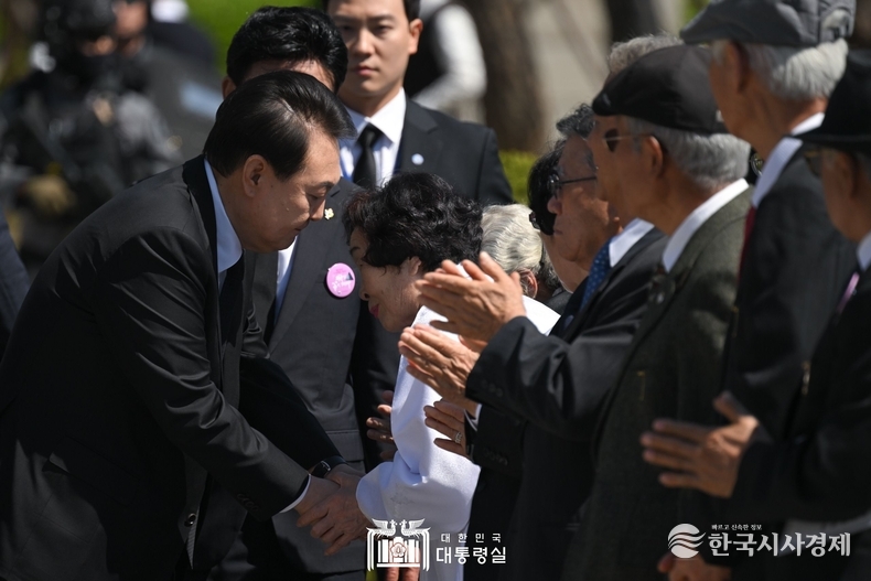 4월 19일 윤석열 대통령은 제63주년 4·19혁명 기념식에 참석했다.