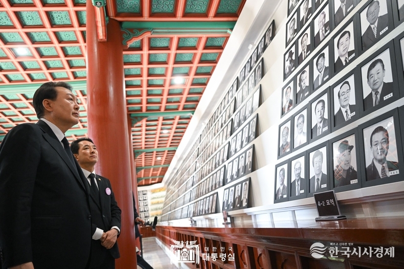 4월 19일 윤석열 대통령은 제63주년 4·19혁명 기념식에 참석했다.