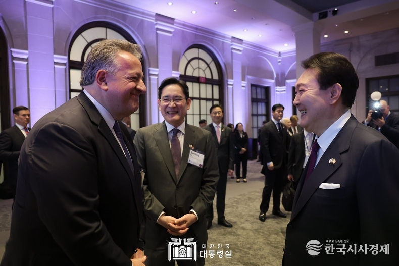 4월 25일 윤석열 대통령은 한미 비즈니스 라운드테이블에 참석하였다.