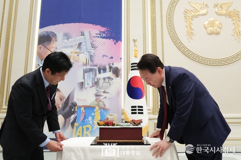 5월 9일 윤석열 대통령은 제10회 국제장애인기능올림픽대회 선수단과 오찬을 가졌다.