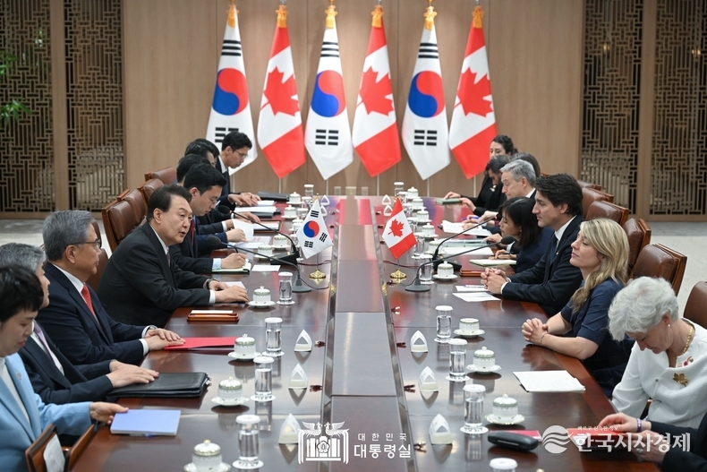 5월 17일 윤석열 대통령은 한-캐나다 확대 정상회담을 가졌다.