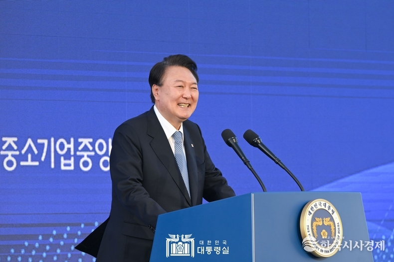 5월 23일 윤석열 대통령은 2023 대한민국 중소기업인대회에 참석했다.