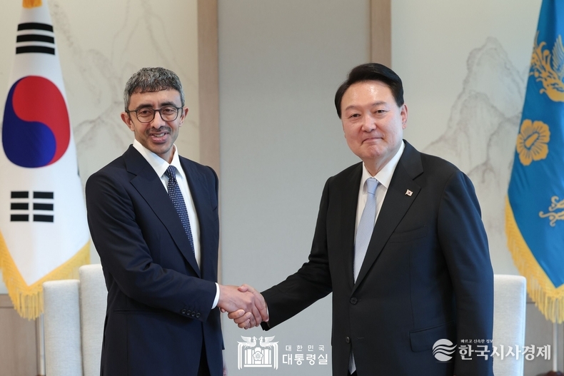 6월 13일 윤석열 대통령은 압둘라 UAE 외교장관을 접견했다.