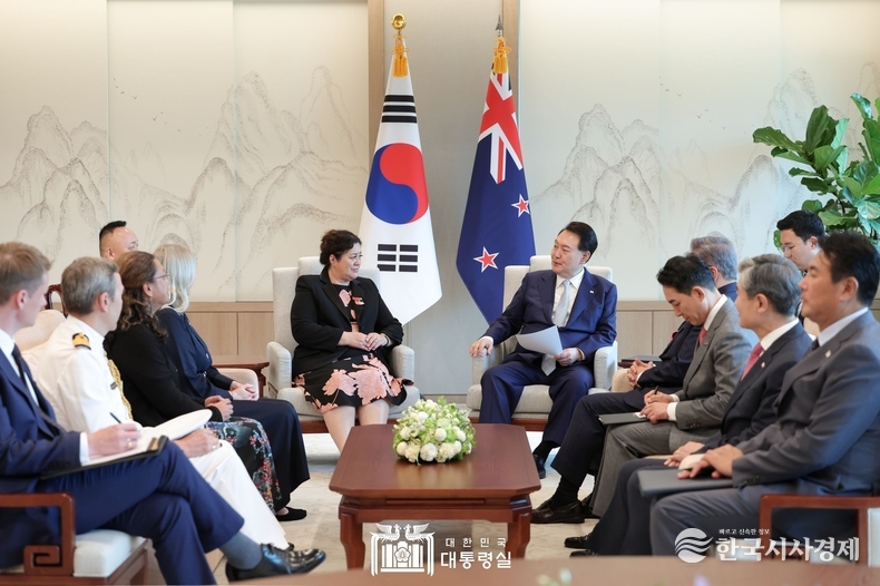 7월 25일 윤석열 대통령은 신디 키로(Cindy Kiro) 뉴질랜드 총독과 면담을 가졌다.