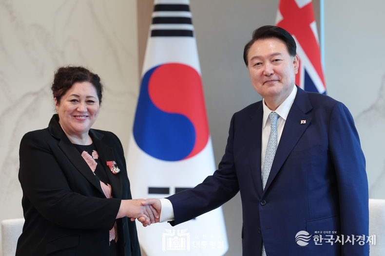 7월 25일 윤석열 대통령은 신디 키로(Cindy Kiro) 뉴질랜드 총독과 면담을 가졌다.