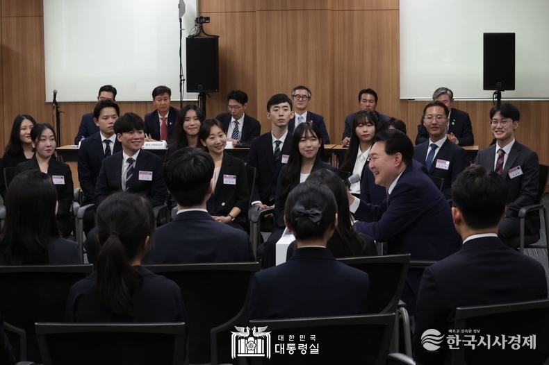 9월 1일 윤석열 대통령은 국립외교원 60주년 기념식에 참석했다.