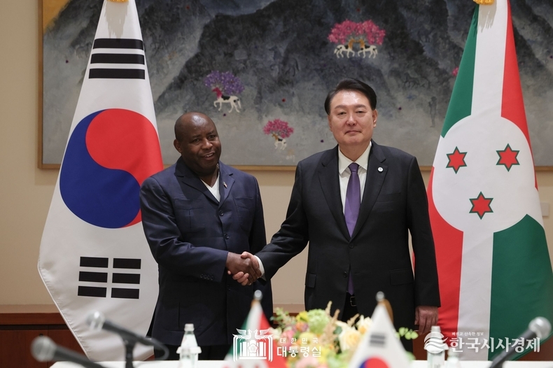 9월 18일 윤석열 대통령은 에바리스트 은다이시몌(Evariste Ndayishimiye) 대통령과 한-부룬디 정상회담을 가졌다.