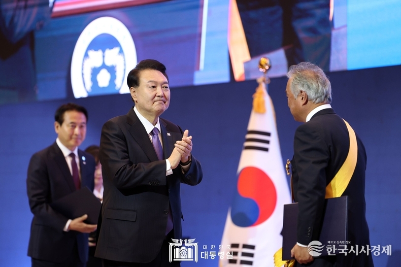 10월 5일 윤석열 대통령 부부는 세계한인회장대회 및 제17회 세계한인의 날 기념식에 참석하였다.