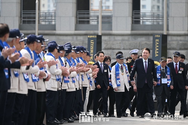 10월 12일 윤석열 대통령은 제73주년 장진호전투 기념 행사에 참석하였다.