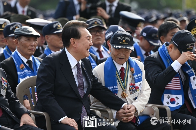 10월 12일 윤석열 대통령은 제73주년 장진호전투 기념 행사에 참석하였다.