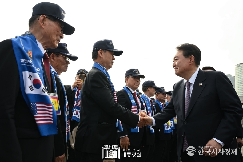 10월 12일 윤석열 대통령은 제73주년 장진호전투 기념 행사에 참석하였다.