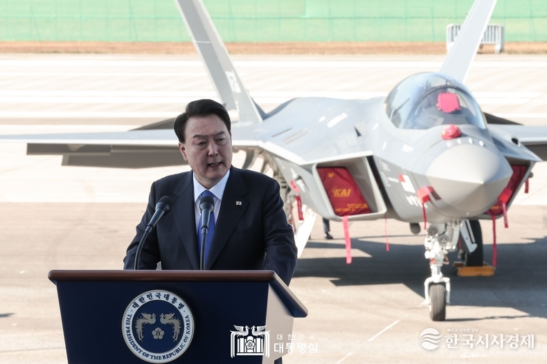 10월 17일 윤석열 대통령은 서울 ADEX 2023 개막식에 참석하였다.