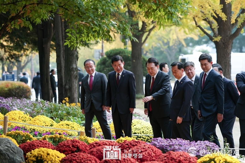 10월 31일 윤석열 대통령은 국회상임위원장 오찬을 가졌다.
