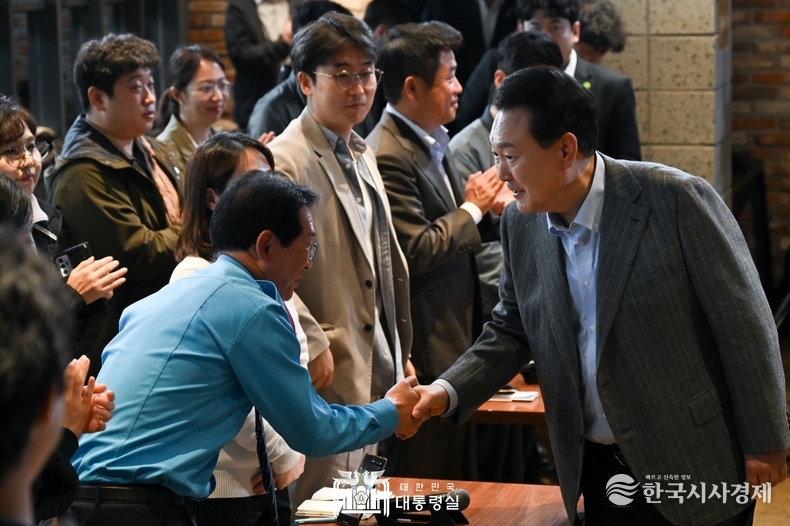 11월 1일 윤석열 대통령은 제21차 비상경제민생회의를 주재하였습니다.