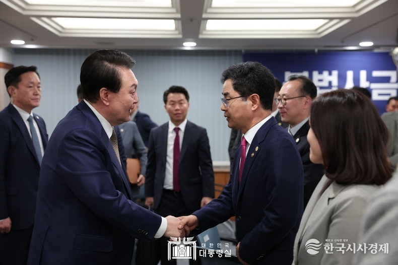 11월 9일 윤석열 대통령은 불법사금융 민생현장 간담회를 주재했다.