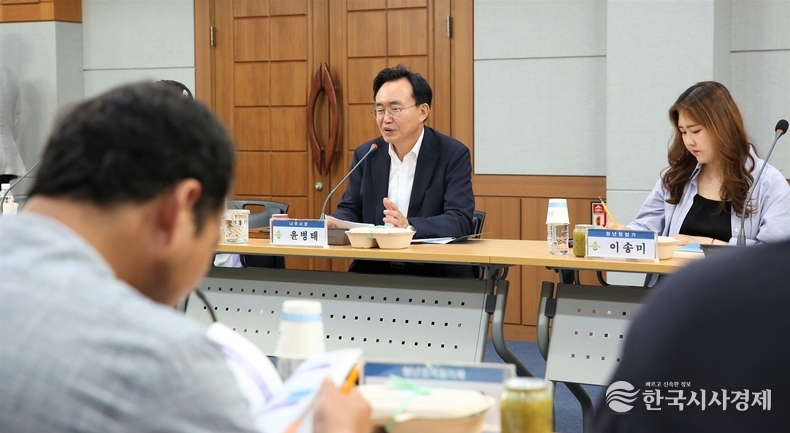 나주시가 광주전남 최초로 청년 활력소득 지원사업을 추진한다. 사진은 청년 소통 간담회 모습. (사진제공-나주시)