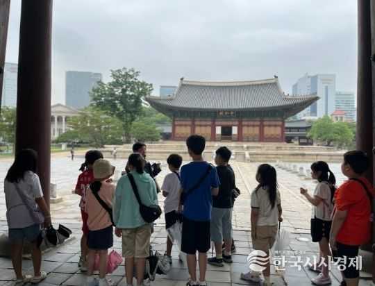 덕수궁 해설사 영어한국어 탐방