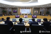 尹 大統領, 국무회의 토론 진행