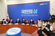 野, "大統領 전용 통로는 출근길 문답을 피하려는 목적입니까?"