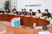 與, "지금은 예산 시간, 대한민국 나라살림 결코 정쟁 수단 될 수 없고, 정파적 셈법 따져서도 안 된다"