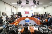野, "대통령이 경제 살리지 않으면 무얼 하겠다는 것입니까?"