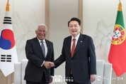 尹 大統領, "2030 부산세계박람회 개최 관련 포르투갈 지지 요청"