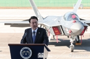 尹 大統領, "서울 ADEX 개막식 참석 방위산업 중요성 강조, 방산기업 관계자 격려"