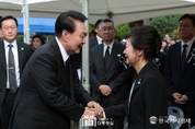 尹 大統領, 박정희 前 대통령 추도식 참석 "'한강 기적' 이룬 박정희 전 대통령 정신을 발판으로 도약하는 대한민국 만들자 강조"