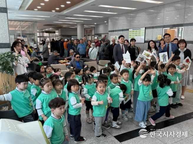 삼척시노인복지관 & 별나라어린이집 어버이날 행사로 세대 공감의 장 마련