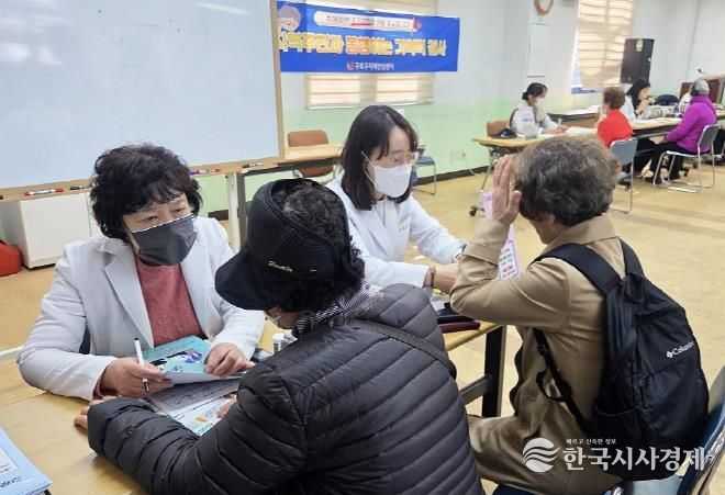 올해 진행한 주민과 동행하는 기억력 검사 현장 사진