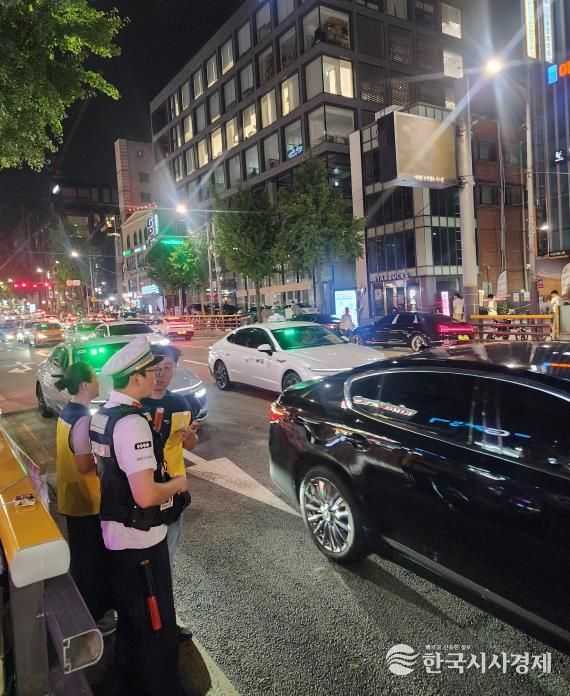 택시 법규위반 심야 합동 단속 사진