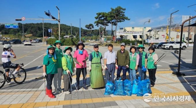 여주시 중앙동 남·여 새마을지도자협의회,가을맞이 환경정화활동 실시
