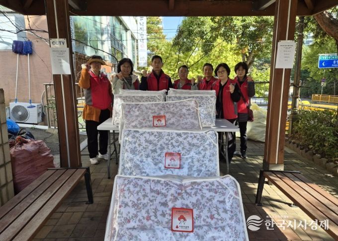 고양시 행신1동 지역사회보장협의체, 저소득 어르신 겨울이불 지원