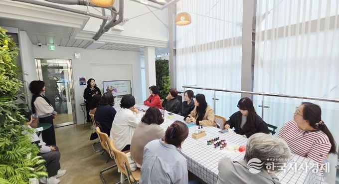 “향기로 마음 치유해요” …중구, 상일상회 ‘향기로운 치유 정원’체험 운영