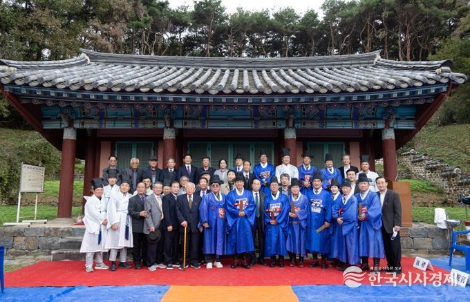 지난 26일, 화성면 구재리 상의사에서 채제공 선생 추모 제향을 진행하고 있다.