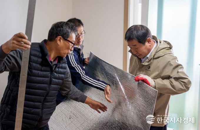 증평군 귀농귀촌협의회, 독거 어르신 주거환경개선 봉사 펼쳐