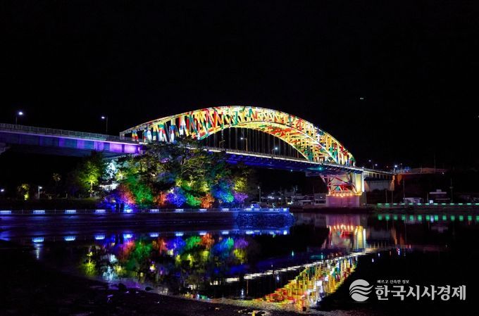 바다위의 예술, 통영대교에 새 빛을 입히다