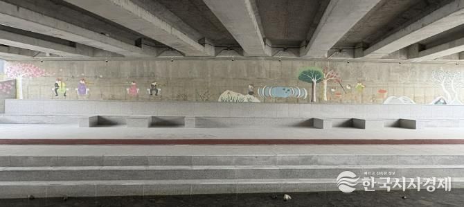 충주시 호암동의 사계, 벽화로 피어나다!