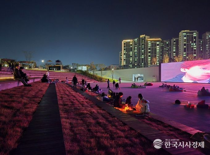 천안시는 지난달 31일부터 이달 1일까지 이틀간 야간 순환형 투어버스 ‘별빛한바퀴 시즌2’를 운영했다.