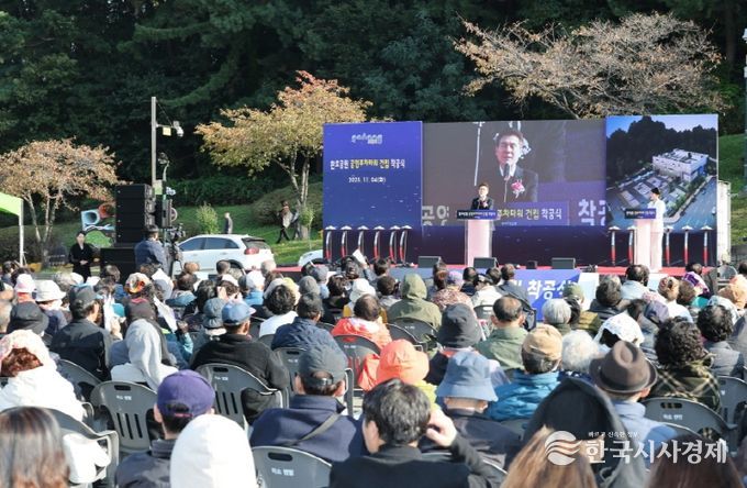 포항시는 지난 4일 환호공원 일원에서 ‘환호공원 공영주차타워 건립사업 착공식’을 개최했다.