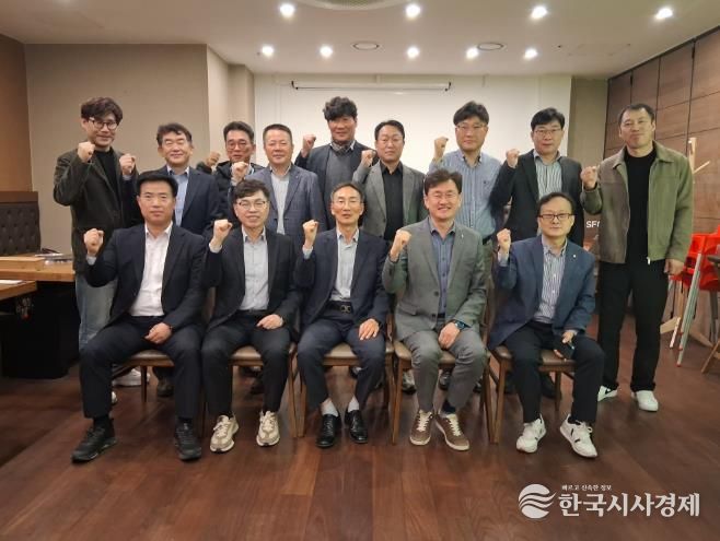 이경열 천안시 도시주택국장과 방효찬 아산시 도시개발국장 등 천안·아산시 도시발전부서가 인접 도시 간의 지속 가능한 공동 발전 방안을 모색했다.