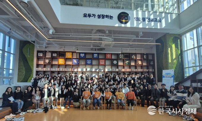 2025년 학생사회참여 발표 축제에서 함께 고민하다